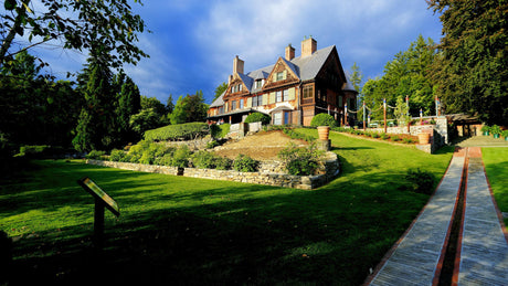 Stockbridge, Massachusetts: Culture-Filled Town in the Berkshires - The Love Co