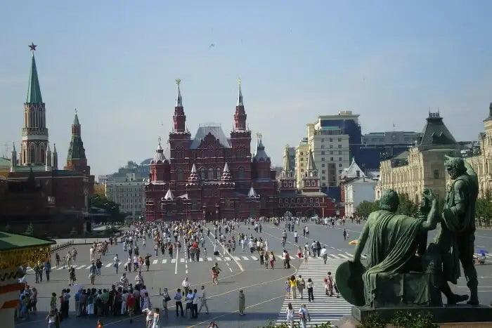 Visit Moscow's Red Square: A Year-Round Delight for Travel Enthusiasts - The Love Co